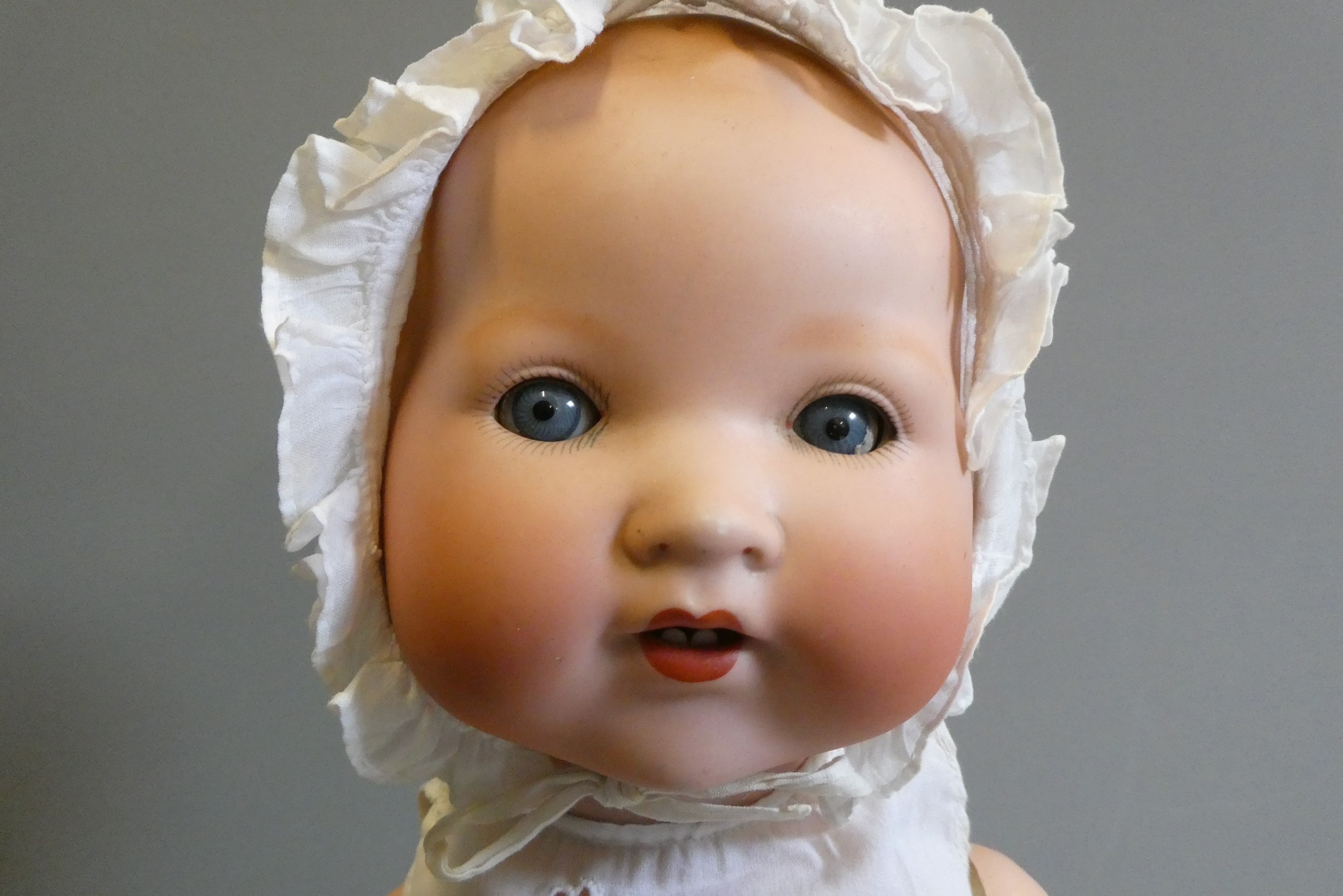 Two vintage dolls Image