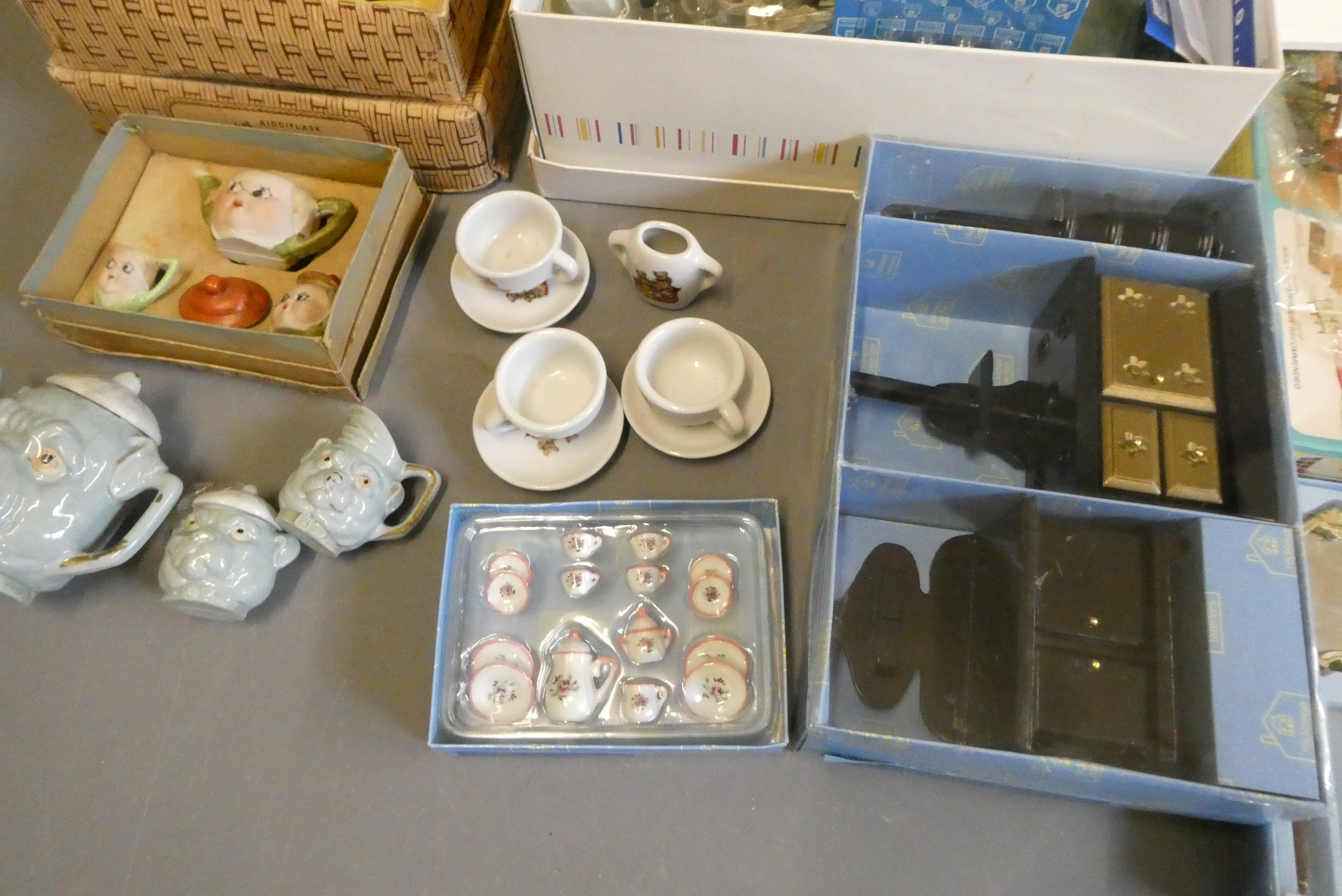 Doll's house furniture and accessories, including wood and metal fixtures, boxed light fittings, Image
