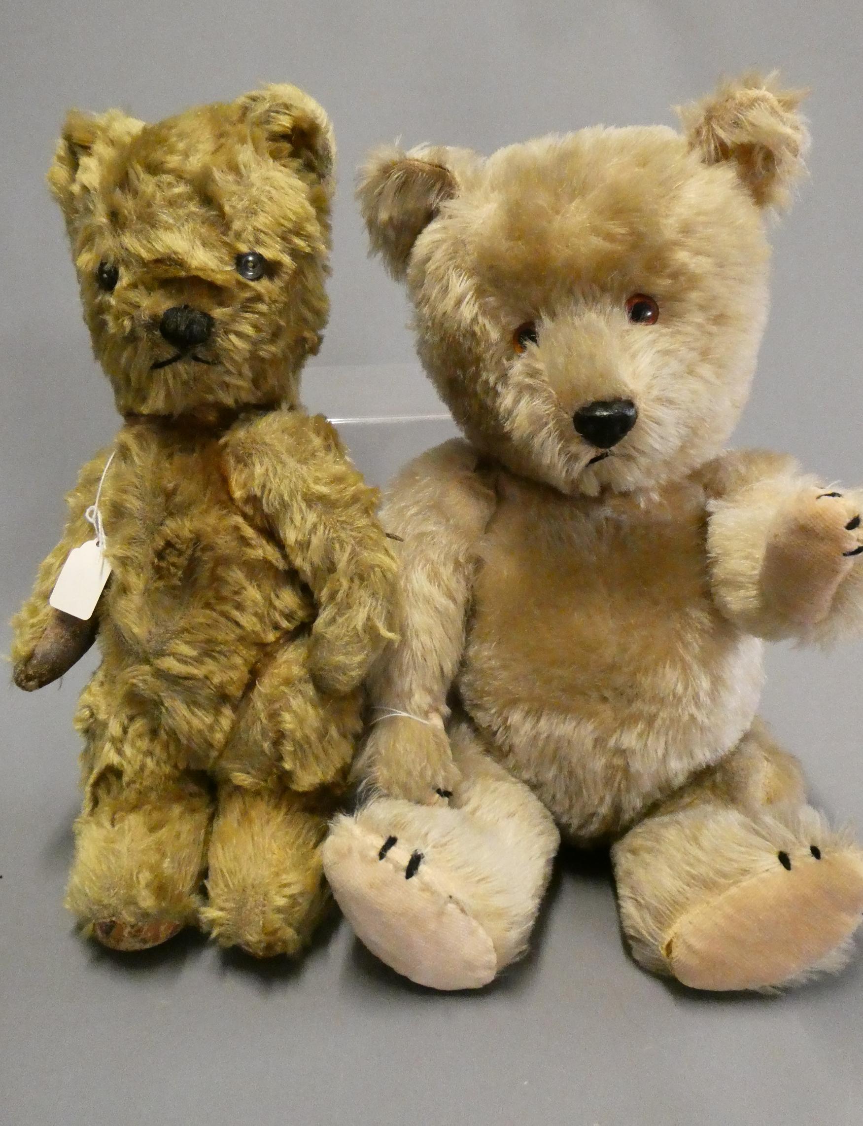 Two vintage English teddy bears Image