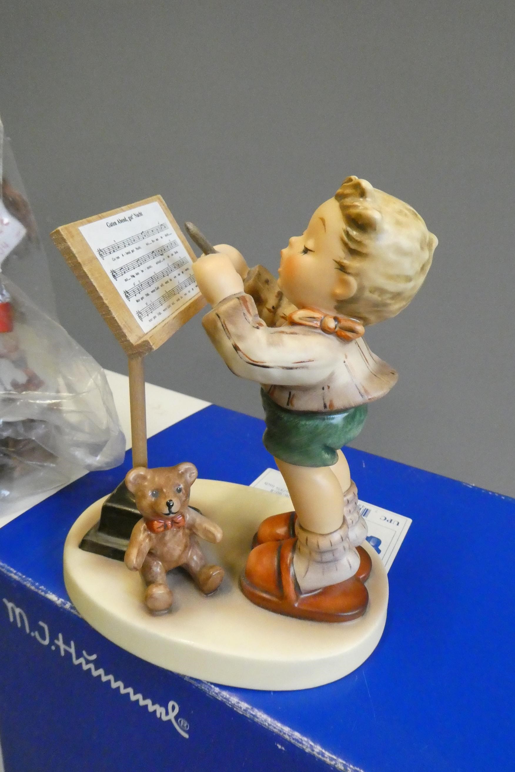 A boxed Steiff "Little Maestro" limited edition boxed set, with small brown bear with ceramic Image