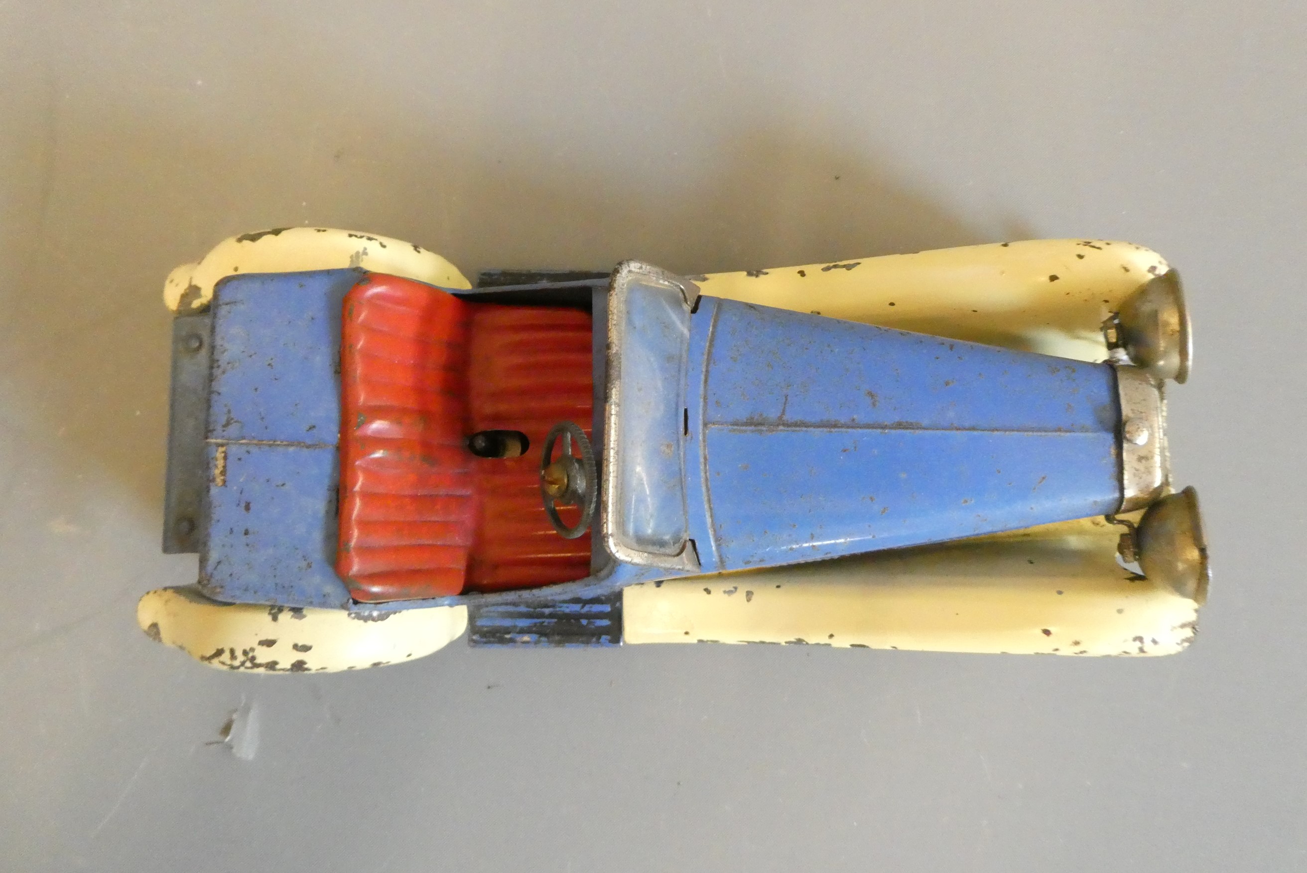 Meccano clockwork car finished in blue and white, some paint loss ...