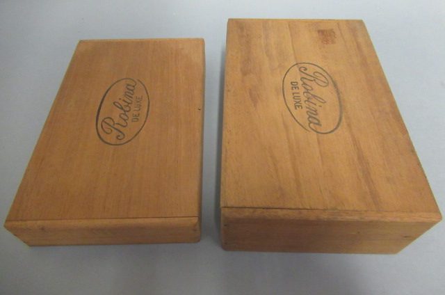 Two boxes of Robina Deluxe cigars Image