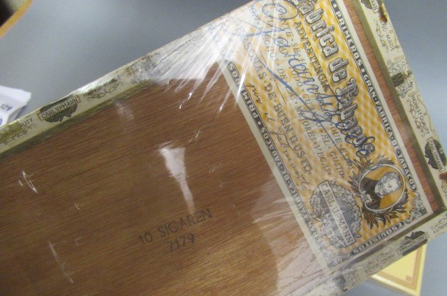 Two boxes of 10 Carl Upmann Image