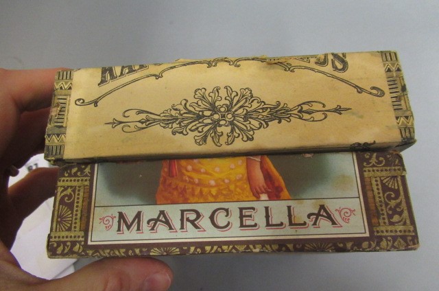 A box of 25 Marcella Chica cigars Image