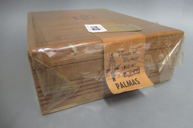 A box of 50 House Of Windsor Palmas cigars Image