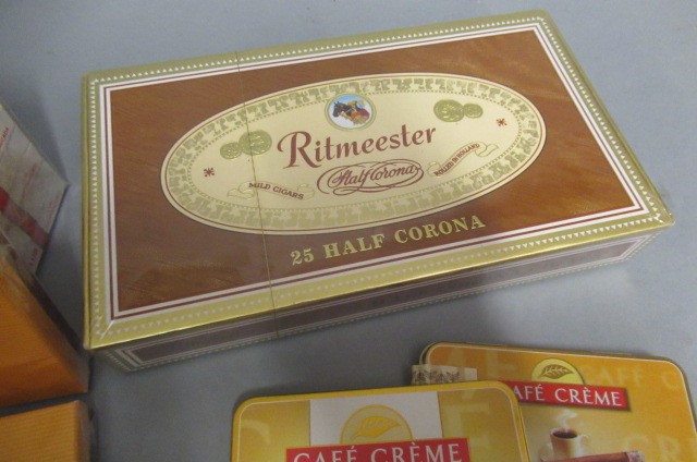 An assortment of cigars comprising 1 box of 25 Ritmeester half corona Image