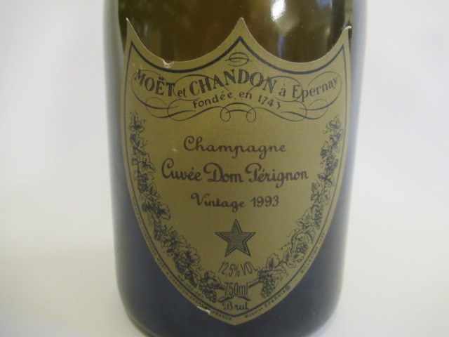 One bottle 1993 Moet et Chandon Dom Perignon Image