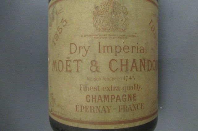 One magnum 1953 Moet & Chandon Dry Imperial champagne Image
