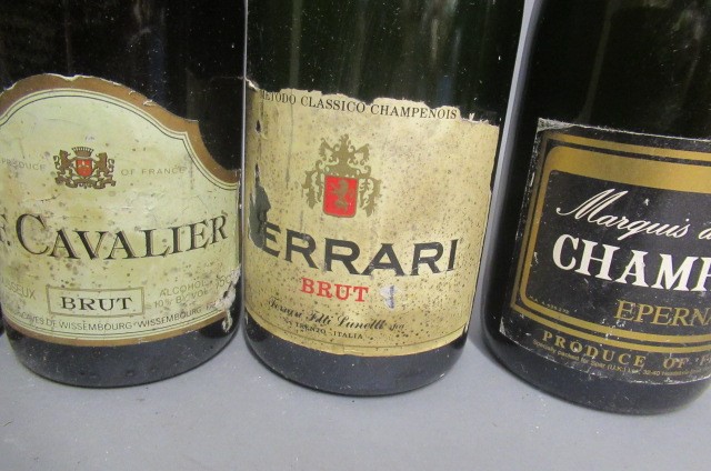 6 bottles sparkling wine Image