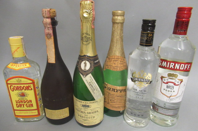 6 mixed bottles of spirits and sparkling wine Image