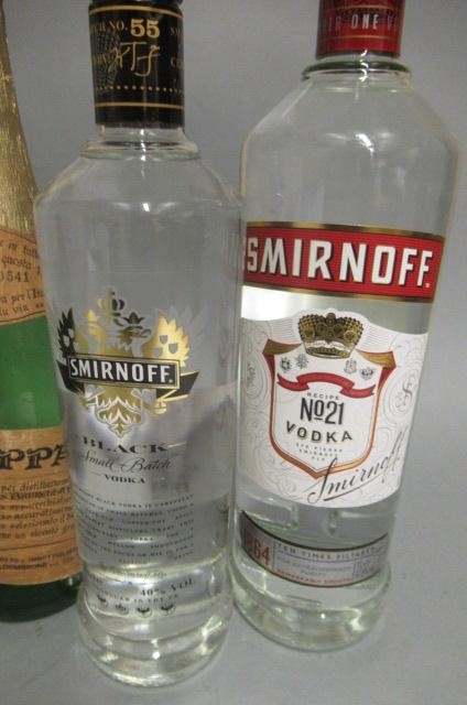 6 mixed bottles of spirits and sparkling wine Image