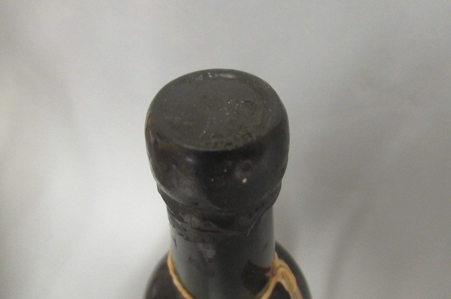 One bottle 1963 Warre vintage port Image