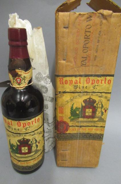 One bottle 1927 Royal Oporto vintage port Image