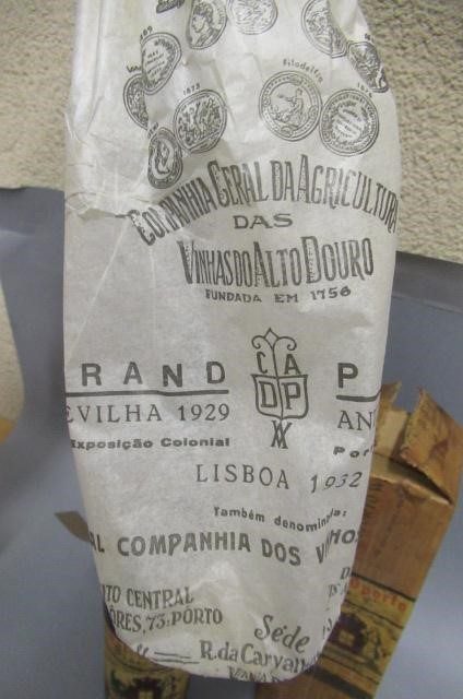 One bottle 1927 Royal Oporto vintage port Image
