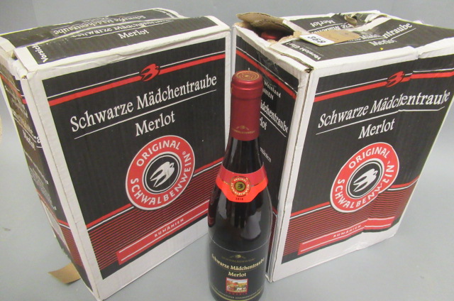 12 bottles Schwarze Madchentraube merlot Image