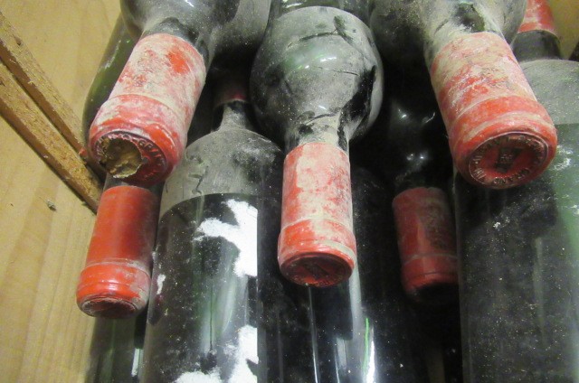 12 bottles Grand Vin De Chateau Latour Image