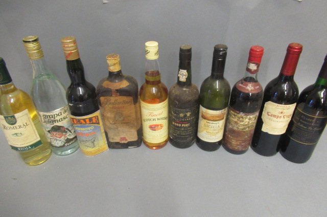 A quantity of mixed wine and spirits Image