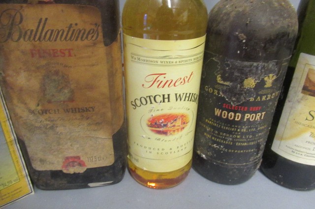 A quantity of mixed wine and spirits Image