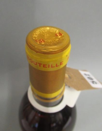 1 bottle Chateau d'Yquem Image