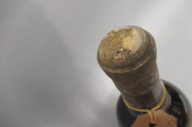 1 bottle Chateau d'Yquem Image