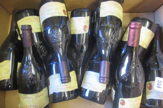 11 bottles Benjamin Brunel Image