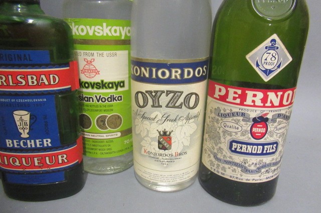 12 bottles of mixed spirits & liqueurs Image