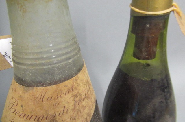 1 bottle vintage Muscat de Beaumes de Venise Image