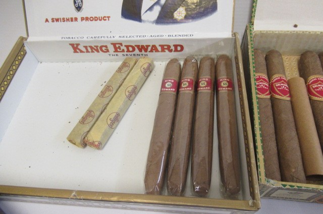 A collection of cigars Image
