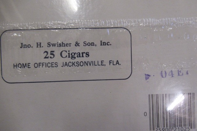 Box of 25 King Edward Invincible Deluxe cigars Image