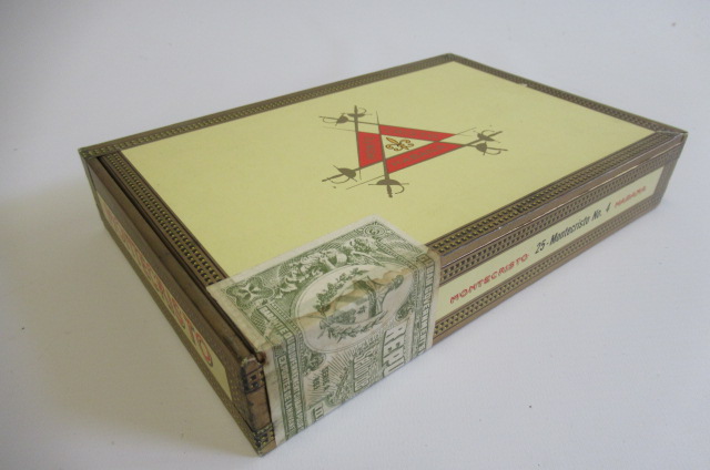 A box of 25 Montecristo No.4 Haban cigars Image