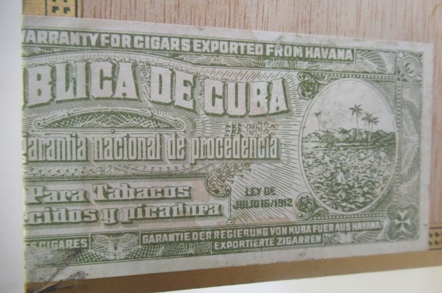 A box of 25 Montecristo No.4 Haban cigars Image