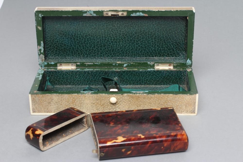 A TORTOISESHELL CIGAR CASE Image