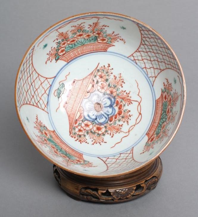 A DUTCH DECORATED CHINESE PORCELAIN SMALL BOWL of plain circular form Image