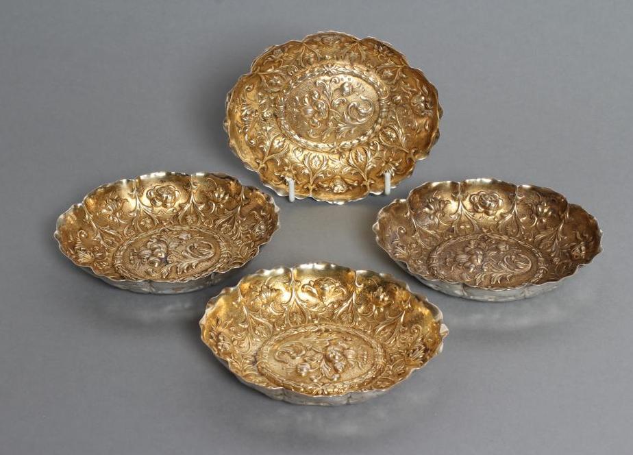 A SET OF FOUR LATE VICTORIAN SILVER DISHES Image