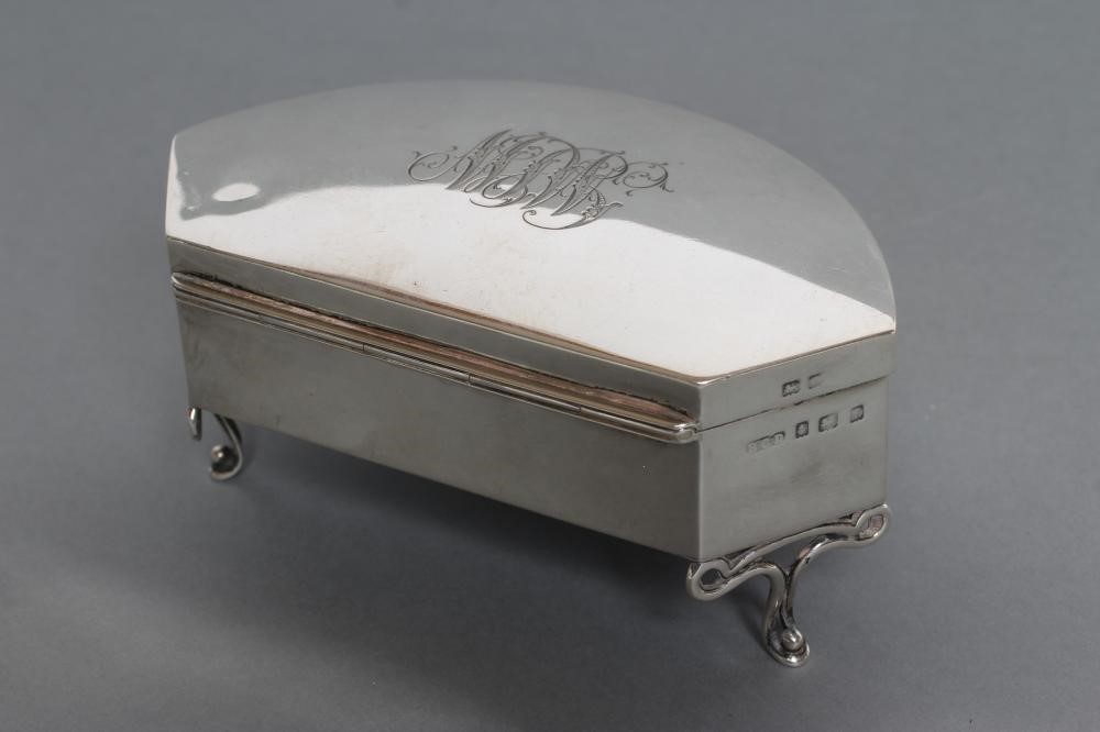AN EDWARDIAN SILVER DRESSING TABLE BOX Image