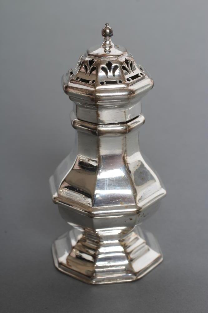 AN EARLY GEORGE I SILVER MUFFINEER Image