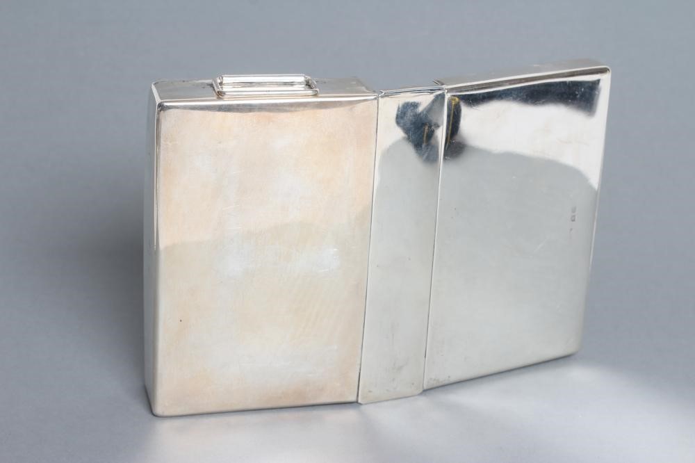 A SILVER SANDWICH BOX Image