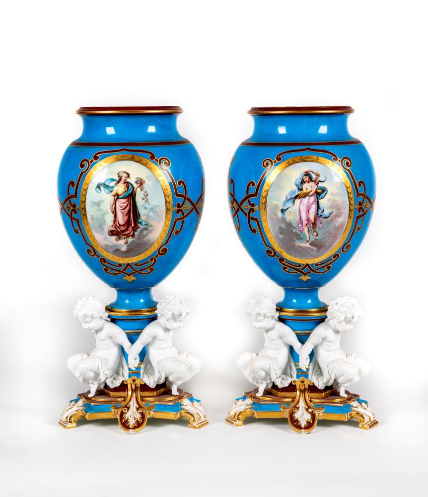 A LARGE PAIR OF PARIS PORCELAIN VASES Image