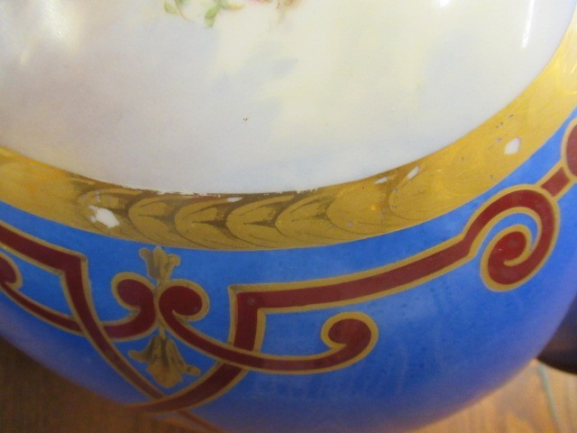 A LARGE PAIR OF PARIS PORCELAIN VASES Image