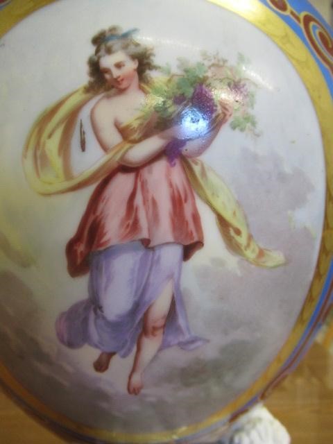 A LARGE PAIR OF PARIS PORCELAIN VASES Image