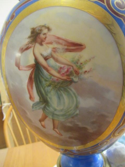 A LARGE PAIR OF PARIS PORCELAIN VASES Image