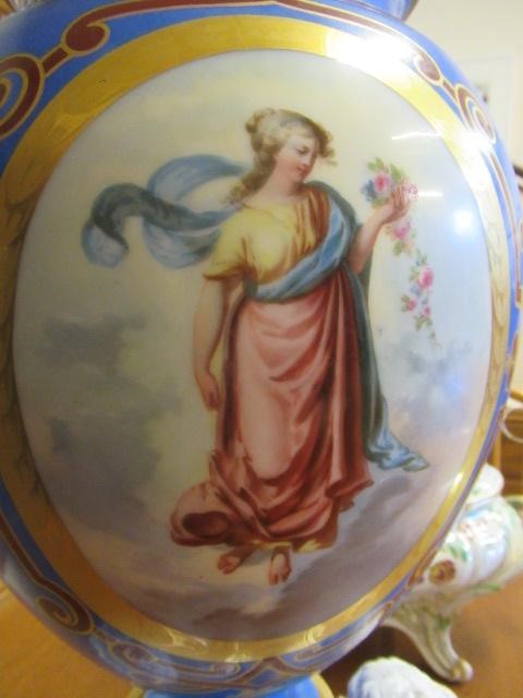 A LARGE PAIR OF PARIS PORCELAIN VASES Image