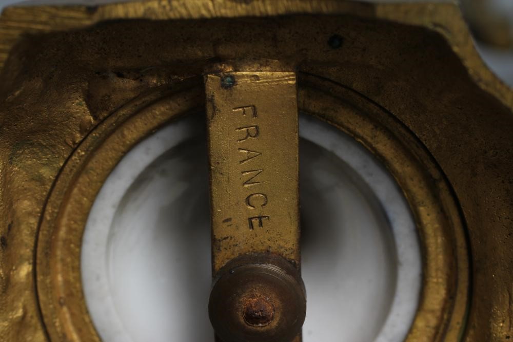 A PAIR OF FRENCH PORCELAIN GARNITURE URNS Image
