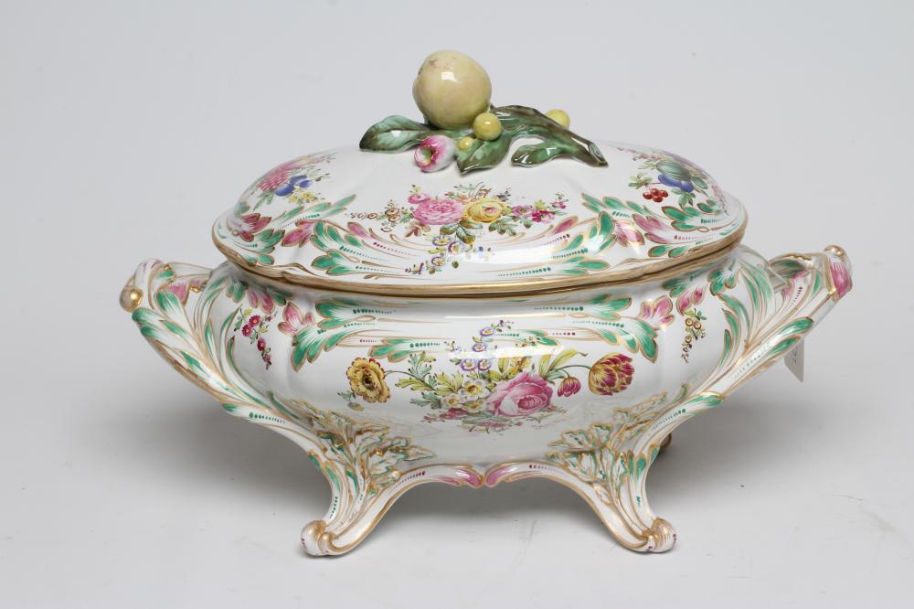 A LARGE ST. AMAND ET HAMAGE FAIENCE TUREEN AND COVER Image