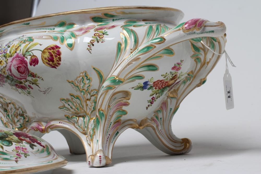 A LARGE ST. AMAND ET HAMAGE FAIENCE TUREEN AND COVER Image