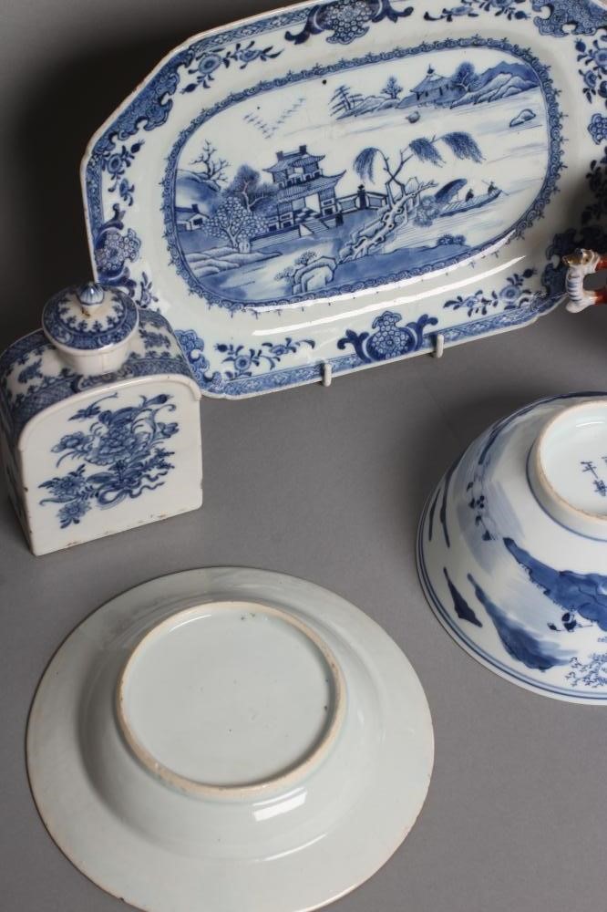 A COLLECTION OF CHINESE PORCELAIN Image