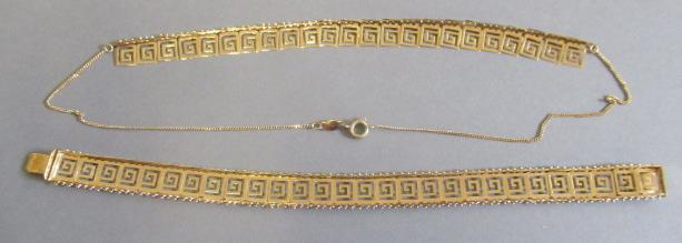 A NECKLACE AND MATCHING BRACELET Image