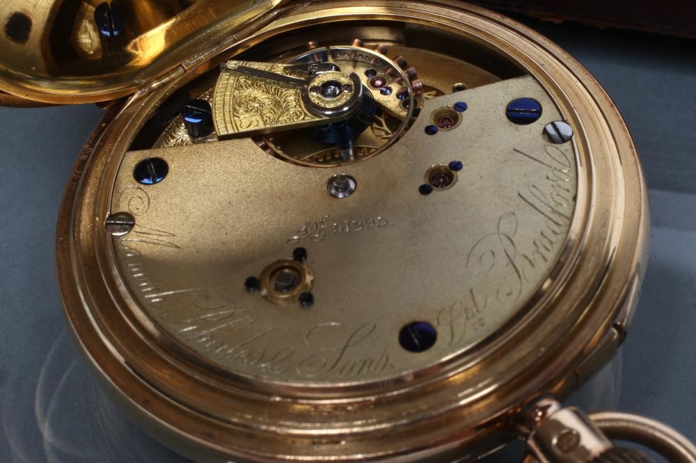 AN 18CT GOLD HALF HUNTER TOP WIND POCKET WATCH Image