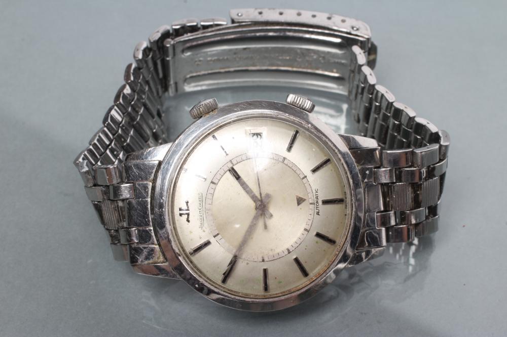 A GENTLEMAN'S JAEGER-LECOULTRE AUTOMATIC WRISTWATCH Image