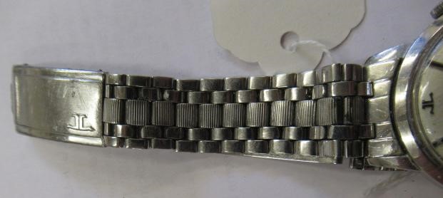 A GENTLEMAN'S JAEGER-LECOULTRE AUTOMATIC WRISTWATCH Image